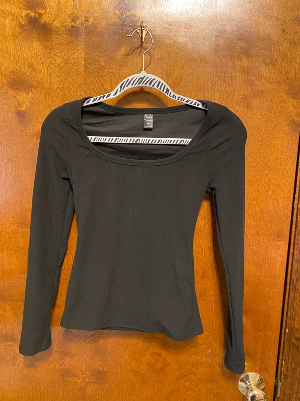 Daisy Women’s Black Long-Sleeve Scoop Neck Top